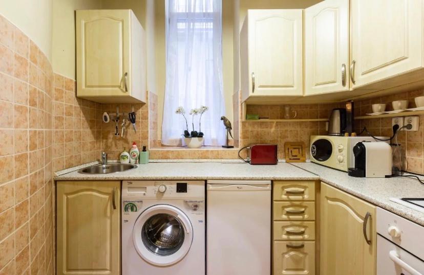 Cherry Blossom Designer Apartment In The Center With Free Parking Budapest Kültér fotó